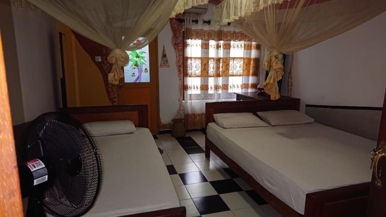 Leopard City Hostel Yala 티사마하라마 외부 사진
