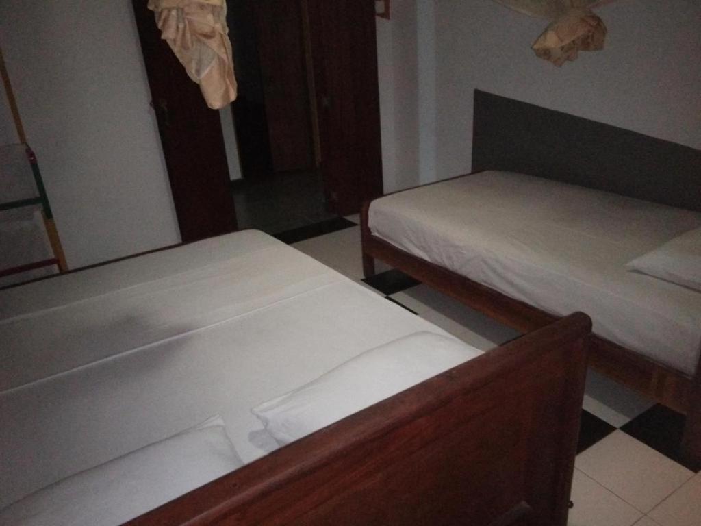 Leopard City Hostel Yala 티사마하라마 외부 사진