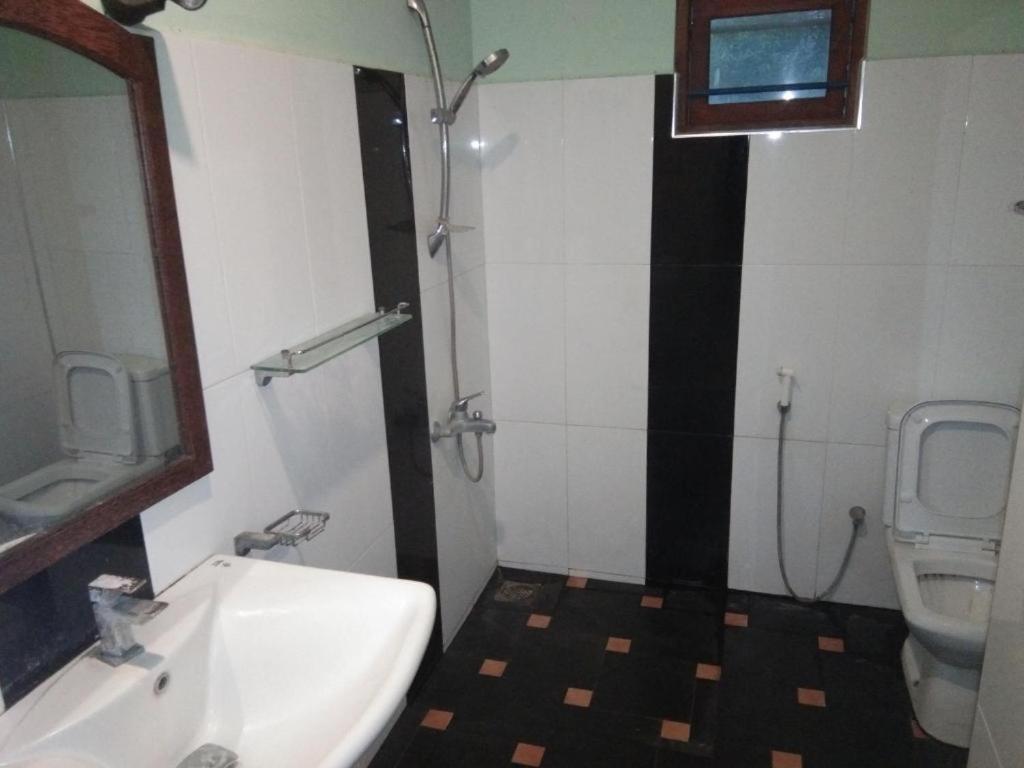 Leopard City Hostel Yala 티사마하라마 외부 사진