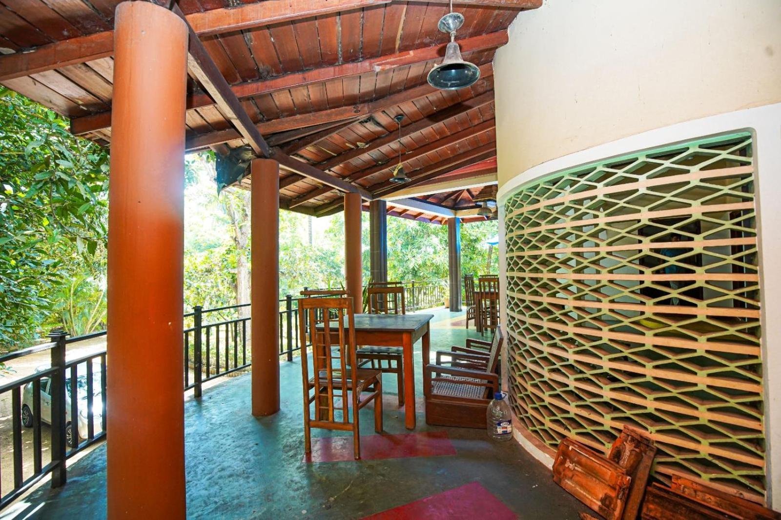 Leopard City Hostel Yala 티사마하라마 외부 사진
