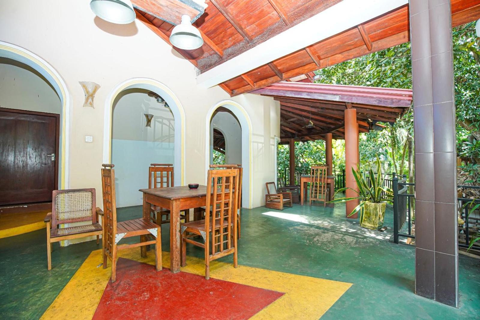 Leopard City Hostel Yala 티사마하라마 외부 사진
