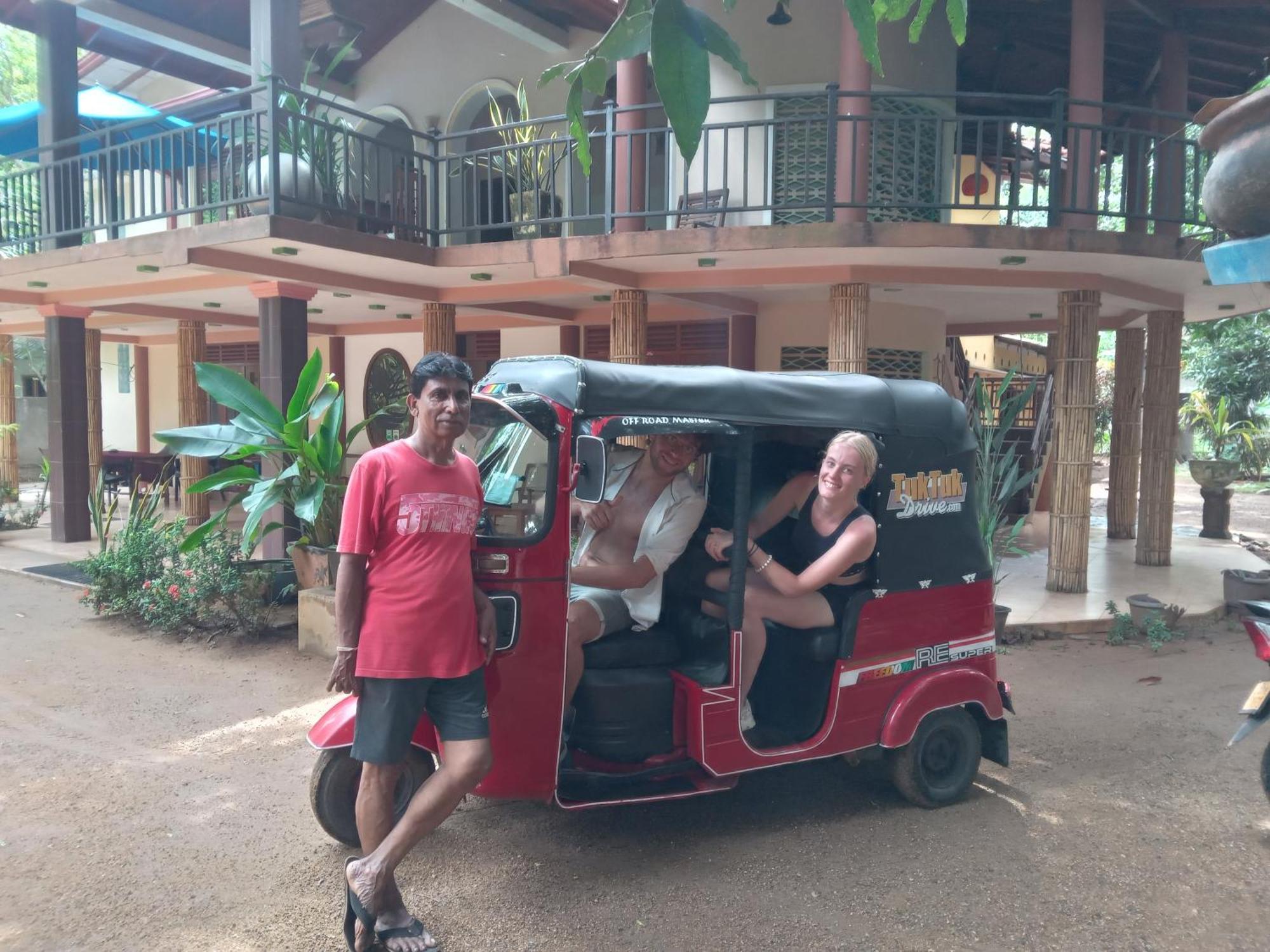 Leopard City Hostel Yala 티사마하라마 외부 사진